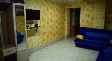 Фото номера Улучшенный семейный номер Гостиница Guest House on Pirogova st. г. Волгоград 7