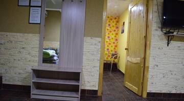 Фото номера Улучшенный четырехместный номер Гостиница Guest House on Pirogova st. г. Волгоград 5