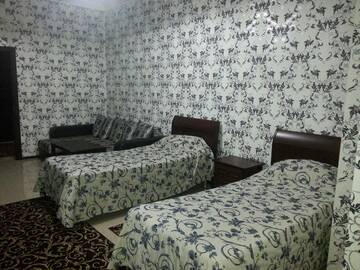 Фото номера Номер стандарт с 2 односпальными кроватями и диваном (без окна) Гостиница Frant Palace г. Волгоград 2