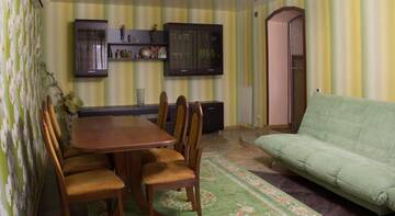 Фото номера Семейный номер с видом на сад Гостиница Guest House Na Internatsionalnoy г. Волгоград 7
