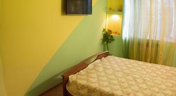 Фото номера Семейный номер с видом на сад Гостиница Guest House Na Internatsionalnoy г. Волгоград 13