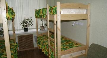 Фото номера Кровать в общем четырехместном номере Гостиница Podsolnuh Hostel г. Волгоград 3