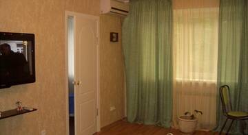 Фото номера Апартаменты с 3 спальнями Гостиница on Parhomenko st. г. Волгоград 3